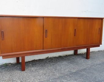 Dyrlund Smith Denmark Danish Modern Teak Wood Sideboard Credenza 5397 SHIPPING NOT INCLUDED Please ask for shipping quote