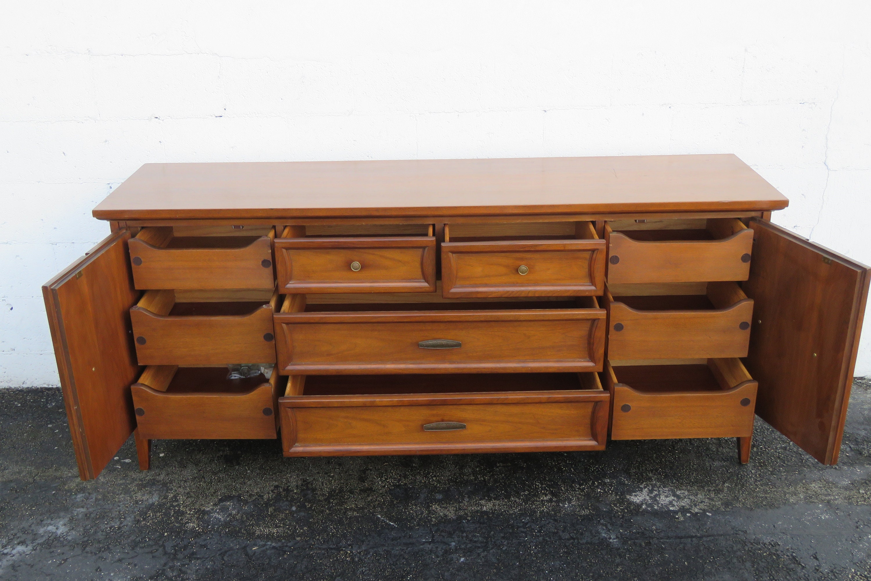 Dixie credenza sale