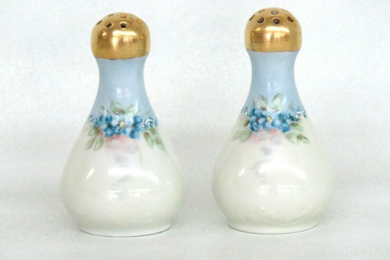 French salt and pepper pots – Oakland Collectibles