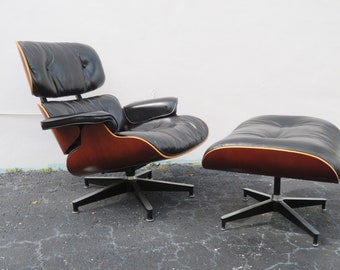 Authentic Herman Miller Eames Swivel Lounge Chair and Ottoman 5161 SHIPPING NOT INCLUDED Please ask for shipping quote
