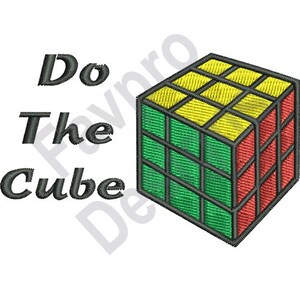 以下が含まれることがあります： 「Do The Cube」というテキストと、黒と白の刺繍で表現されたルービックキューブのデザインです。