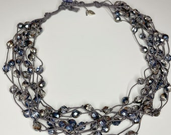 Collana girocollo multifilo cordino cerato, mezzo cristallo blue, idea regalo,  fatto a mano, Made in Italy, anallergica