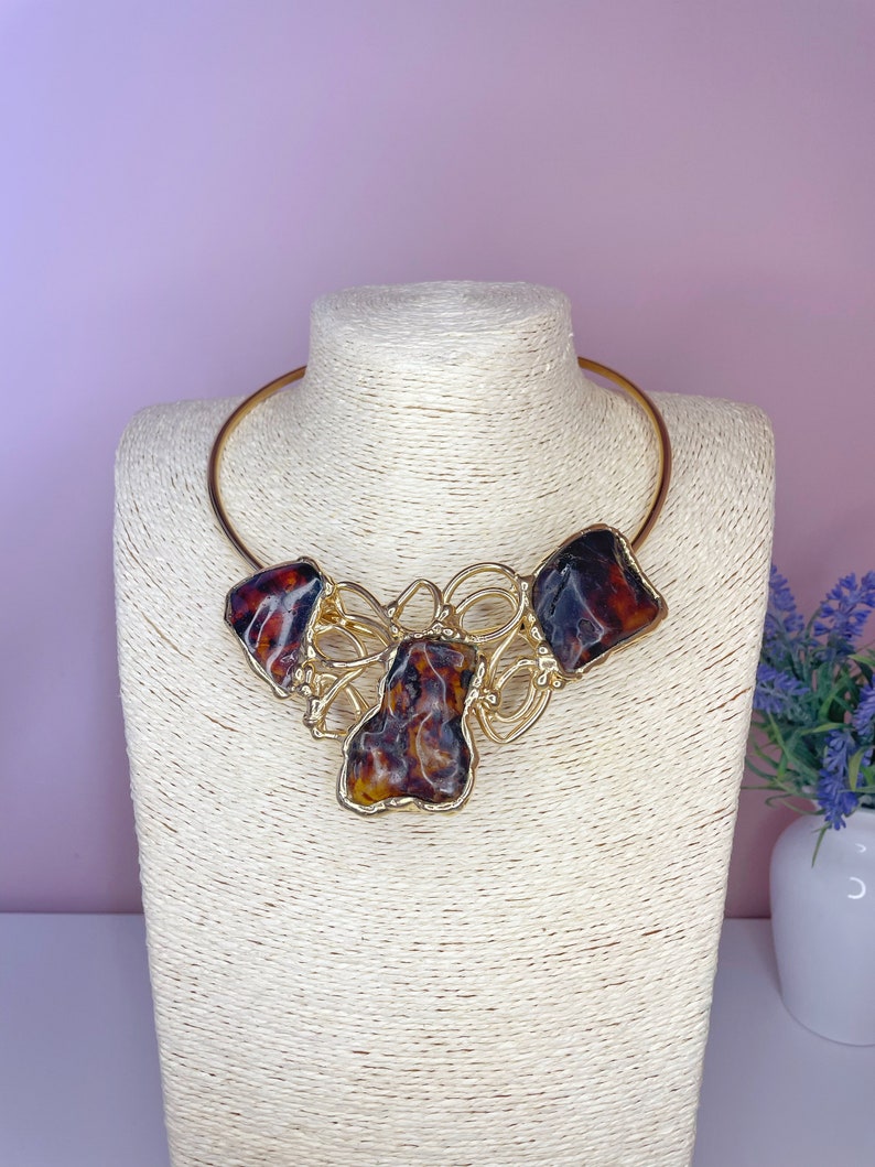 Choker necklace in golden metal and natural stones, important gift idea, hypoallergenic metal, unique piece image 3