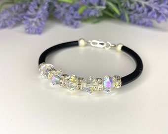 Bracciale Swarovski rigido bianco su caucciù, bracciale donna, idea regalo, braccialetto originale, con cristalli, gioielli fatti a mano