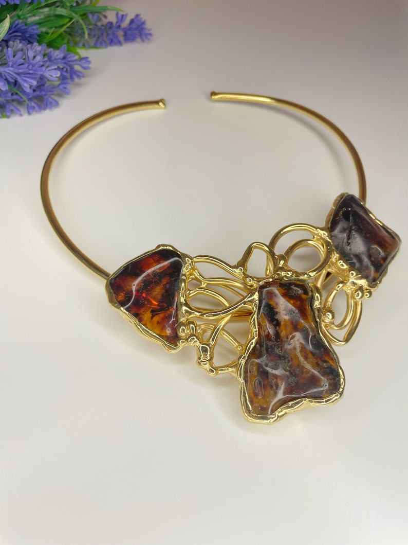 Choker necklace in golden metal and natural stones, important gift idea, hypoallergenic metal, unique piece image 2