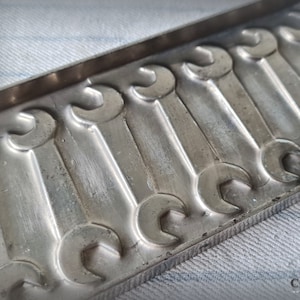 Open end wrench chocolate mold ~ 8 double open end wrench ~ flat mold ~ tool ~ vintage country home decor ~ men collectible ~ hy5892