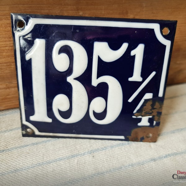 Alte Hausnummer 135 1/4 ~ Shabby Emaille Schild ~ Email blau mit weißer Schrift ~ Vintage Landhaus Deko ~ hx4198