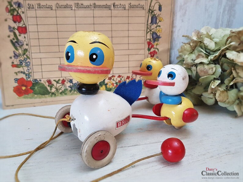 brio pull along duck