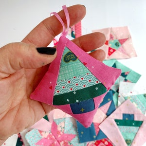 Quilted Christmas Ornament Pattern, Mini FPP pattern, PDF instant download, 5 different Pattern in one Christmas DIY Pattern