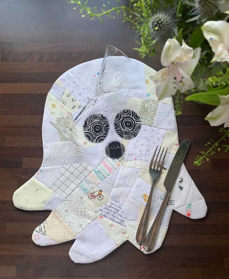 Ghost placemat/ coaster patched sewing pattern . The cutest little quilted ghost placemat pattern, perfect for your fabric scraps. The pattern is for a placemat and a Coaster.