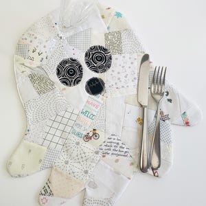 Ghost placemat/ coaster patched sewing pattern . The cutest little quilted ghost placemat pattern, perfect for your fabric scraps. The pattern is for a placemat and a Coaster.