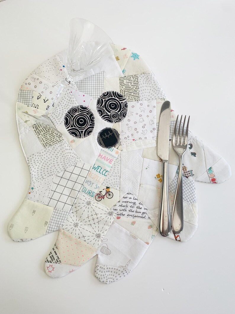 Ghost placemat/ coaster patched sewing pattern . The cutest little quilted ghost placemat pattern, perfect for your fabric scraps. The pattern is for a placemat and a Coaster.