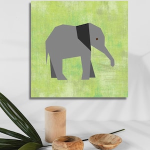 elephant quilt block pattern , baby elephant in gray on green background