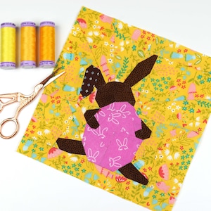 Bunny with Egg Quilt Block Pattern, 3 sizes PDF instant download, Foundation Paper Piecing Pattern, Easter quilt