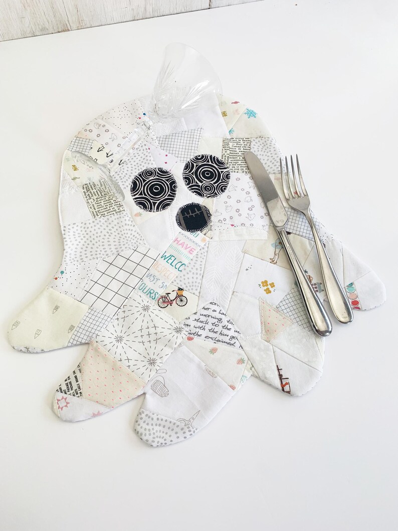 Ghost placemat/ coaster patched sewing pattern . The cutest little quilted ghost placemat pattern, perfect for your fabric scraps. The pattern is for a placemat and a Coaster.