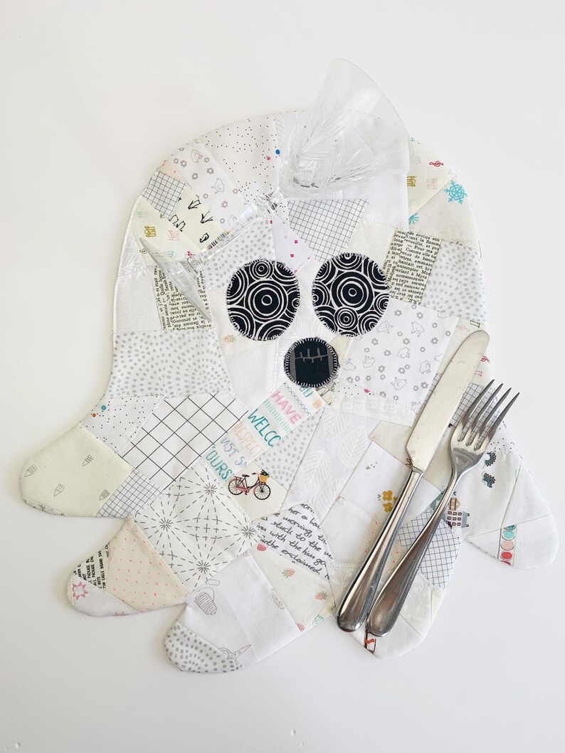 Ghost placemat/ coaster patched sewing pattern . The cutest little quilted ghost placemat pattern, perfect for your fabric scraps. The pattern is for a placemat and a Coaster.