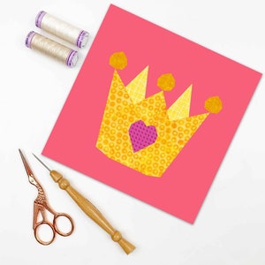 Crown Quilt Block Pattern, yellow pink crown on pink background