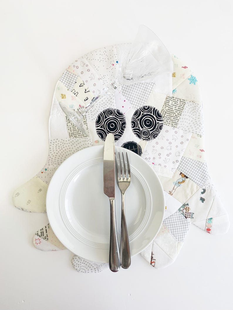 Ghost placemat/ coaster patched sewing pattern . The cutest little quilted ghost placemat pattern, perfect for your fabric scraps. The pattern is for a placemat and a Coaster.