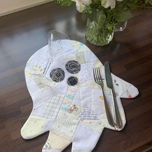 Ghost placemat/ coaster patched sewing pattern . The cutest little quilted ghost placemat pattern, perfect for your fabric scraps. The pattern is for a placemat and a Coaster.