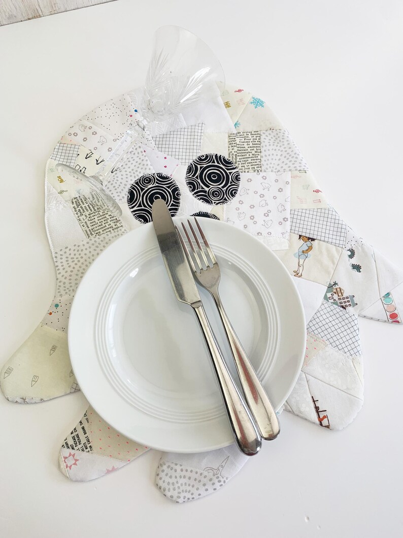 Ghost placemat/ coaster patched sewing pattern . The cutest little quilted ghost placemat pattern, perfect for your fabric scraps. The pattern is for a placemat and a Coaster.