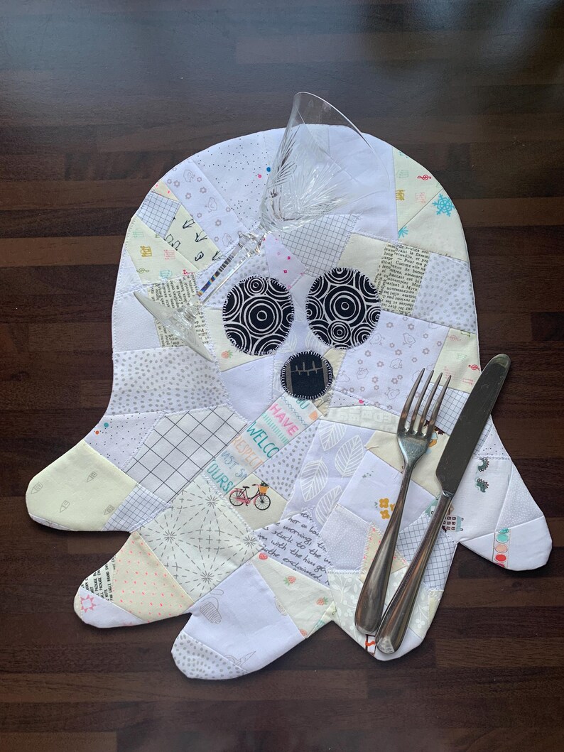 Ghost placemat/ coaster patched sewing pattern . The cutest little quilted ghost placemat pattern, perfect for your fabric scraps. The pattern is for a placemat and a Coaster.