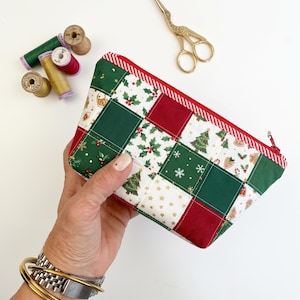 Christmas Squares Sewing pattern, Tote bag, Zipper pouch, Stockig and Flexframe pouch