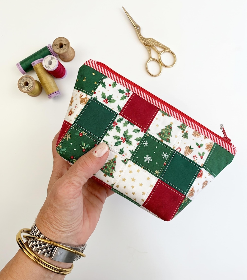 Christmas Squares Sewing pattern, Tote bag, Zipper pouch, Stockig and Flexframe pouch