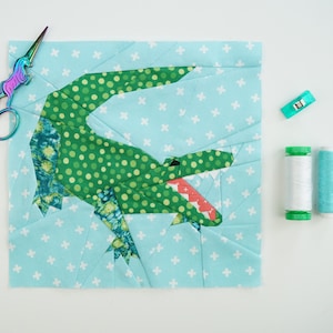 Crocodile Quilt Block Pattern, PDF Instant download, Foundation Paper Piecing Pattern