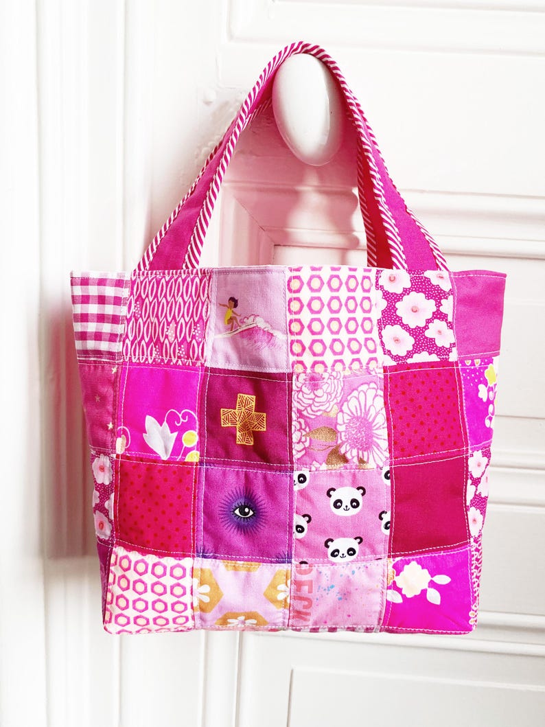 Patchwork Tote bag pattern in 4 sizes, fantastic bag pattern in 4 sizes made with fabric squares, beginner tote bag sewing pattern. Shopping Tote Bag sewing pattern with fabric squares. Scrap friendly sewing pattern.