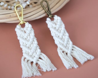 Porte clé en macramé ou bijoux de sac en macramé