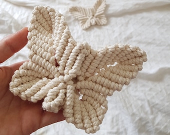 Macramé wall butterfly, birth gift or babyshower gift, baby room decoration