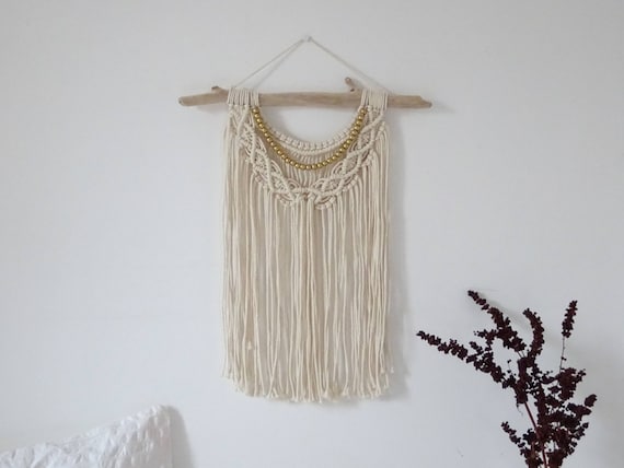 Macramé mural / Tenture murale en macramé / Tissage mural / Macramé et perles en bois / Suspension murale en macramé / Macramé bohème / Boho