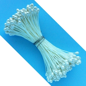 Pearl Medium Creamy White Flower Stamens