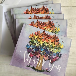 IMPRIMÉ (pas en 3D), lot de 5 cartes de remerciement, art arbre papillon arc-en-ciel, 5 cartes avec enveloppes, cartes de remerciement sur le thème de l'arbre