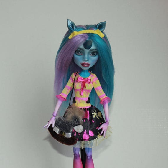 monster high unicorn girl