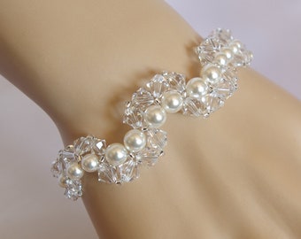 Bridal bracelet pearl crystal bracelet Wedding jewelry bridesmaid Clear bracelet mother of the bride bracelet