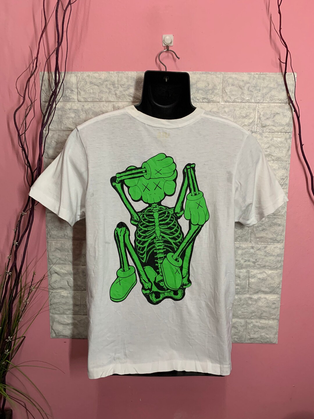 Rare Shirt Uniqlo X Kaws Skull - Etsy