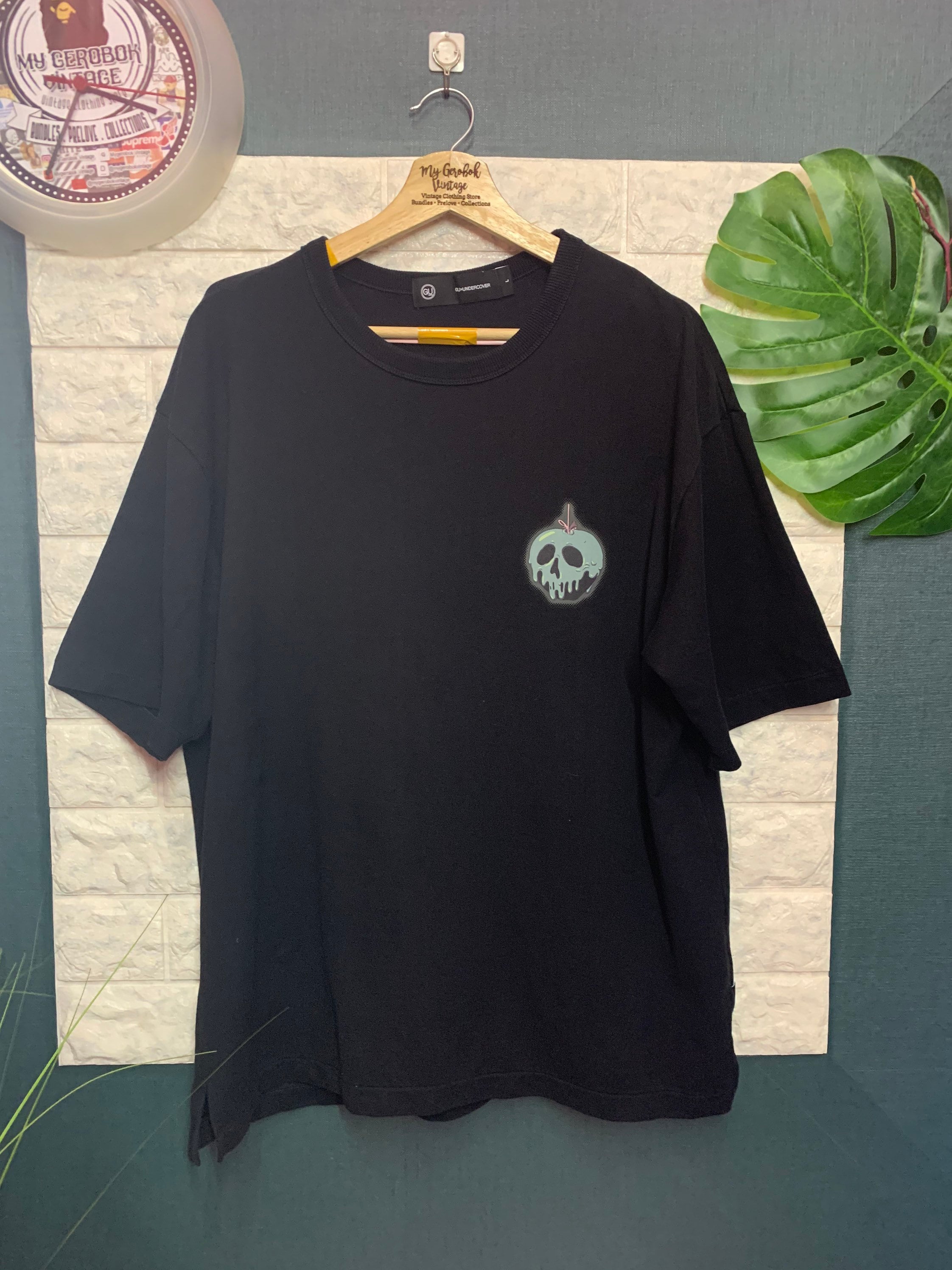 T-shirt Gu X UNDERCOVER - Etsy Israel