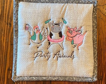 Embroidered Farm Animals Potholder: Party Theme Kitchen Decor