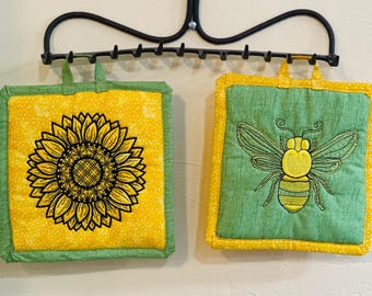 Embroidered Bee and Sunflower Potholder: Insulated Kitchen Decor