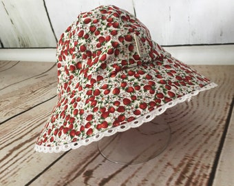 Girls sun hat, girls floppy hat, girls summer hat, strawberry print, gingham fabric