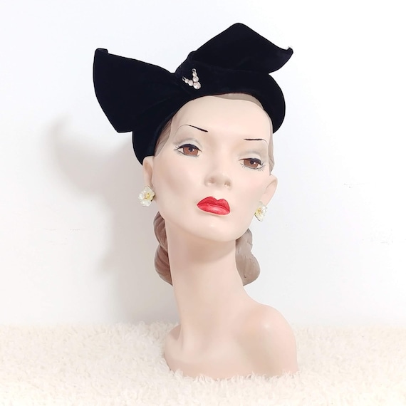 Vintage 1940s V for Victory Hat | 40s Black Velvet