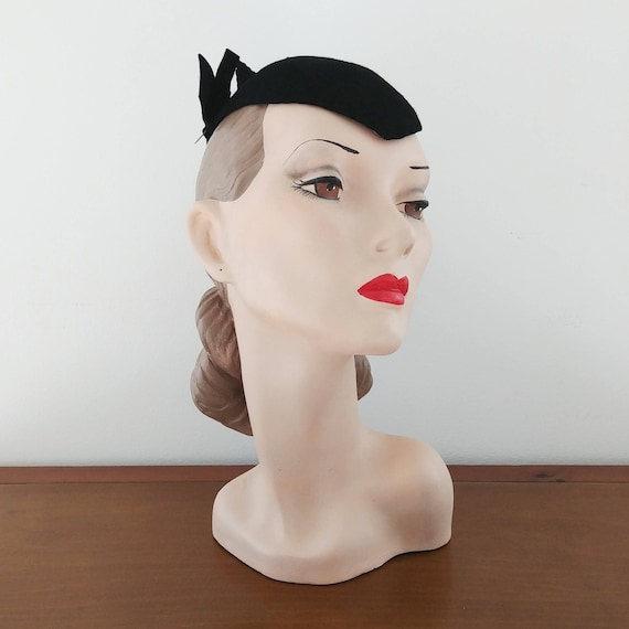 RESERVED Vintage 1940s Widow's Peak Hat | 40s Blac
