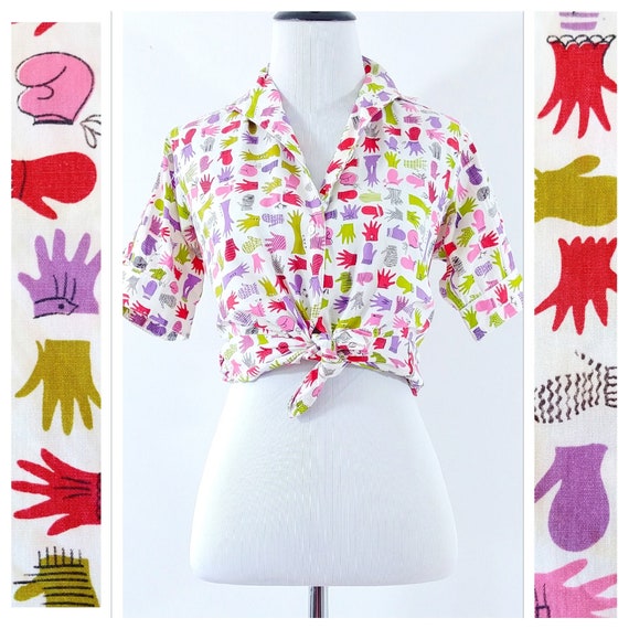 Vintage 1950s Novelty Print Glove Blouse | 50s Nov