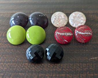 Lotto di orecchini a bottone vintage degli anni '50/'60 / Orecchini anni '50 / Primi orecchini di plastica /