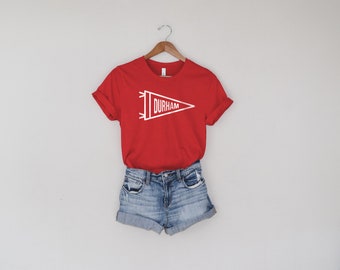 Koszulka Durham Pennant | Kibic Durham Bulls | Odzież Bull City | Logo Durham | Tobacco Road | Prezent dla absolwenta Duke