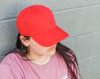 Red Baseball Cap - Men/Womens - Plain - Quality - 100 % Cotton Hat