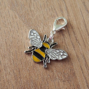 Bee charm pendant, bumble bee zip pull, bee crochet marker, bee gift, nature lovers gift, Christmas gift, honey bee bag charm, zipper charm