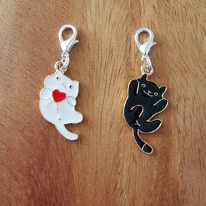 Kattenritsbedel, ritssluiting, haakmarkering, kattencadeau, kattentasbedel, kattenliefhebbercadeau, verjaardagscadeau, kerstcadeau, witte of zwarte kattenbedel