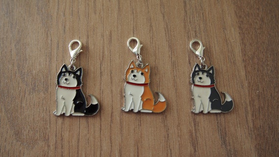 Husky Dog Charm: Alaskan Malamute Zipper Pull, Crochet Marker